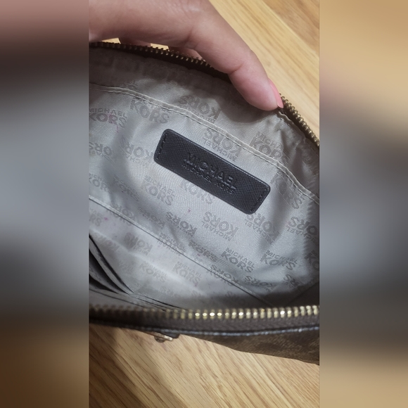 Michael Kors Wristlet - Picture 4 of 4
